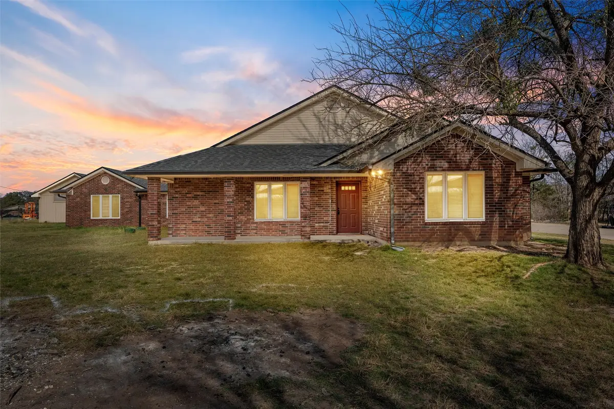 206 Navajo Trail, Gatesville, TX 76528 - #1