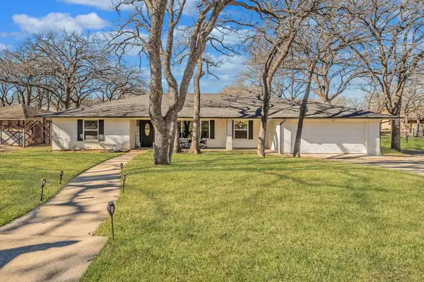 1011 Tanglewood Lane, Arlington, TX 76012