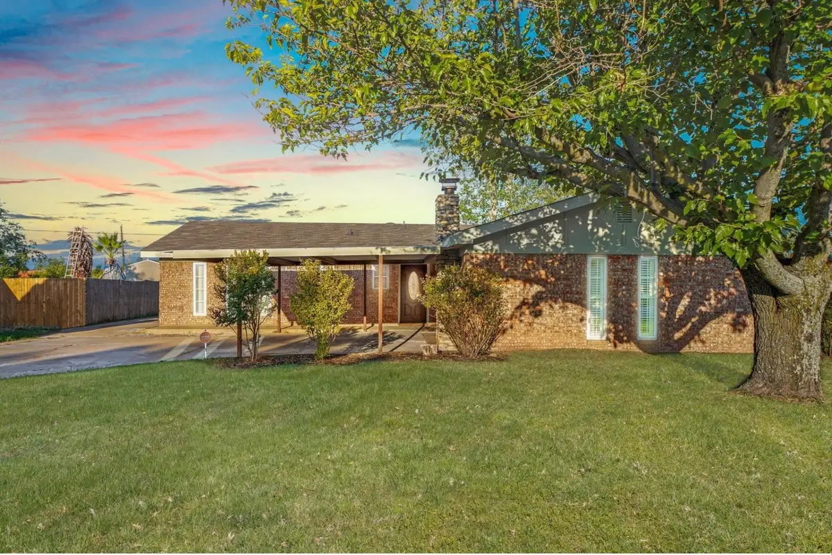 503 NE 39th Avenue, Mineral Wells, TX 76067 - Image #1