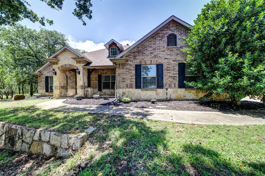 224 Cimmarron Vista Court, Runaway Bay, TX 76426 - Image #2