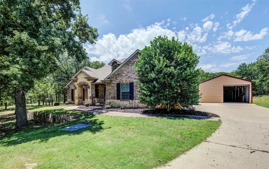 224 Cimmarron Vista Court, Runaway Bay, TX 76426 - Image #3