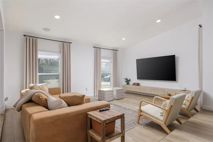 3835 Ruidosa Avenue, Dallas, TX 75228 - Image #3