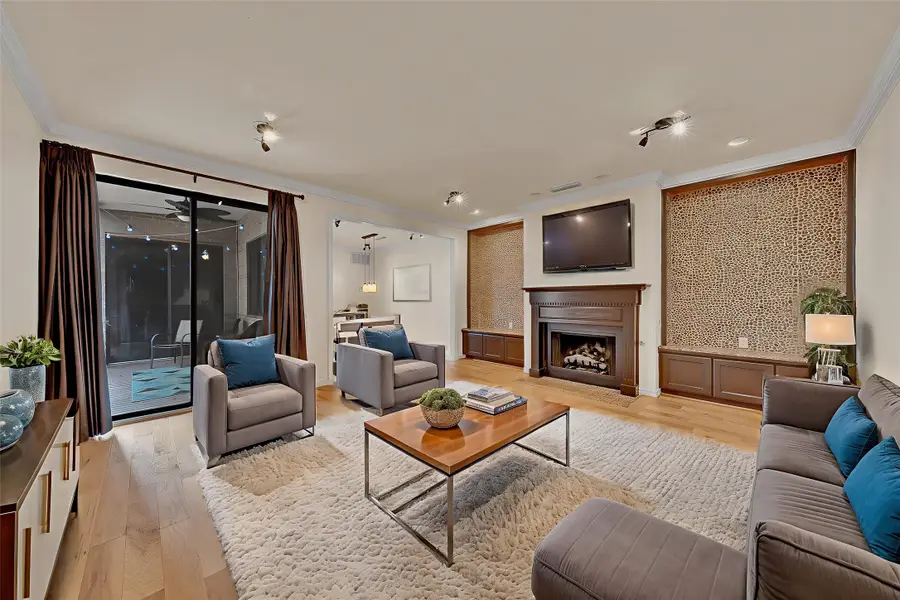 5713 Pershing Avenue, Fort Worth, TX 76107 - Image #2