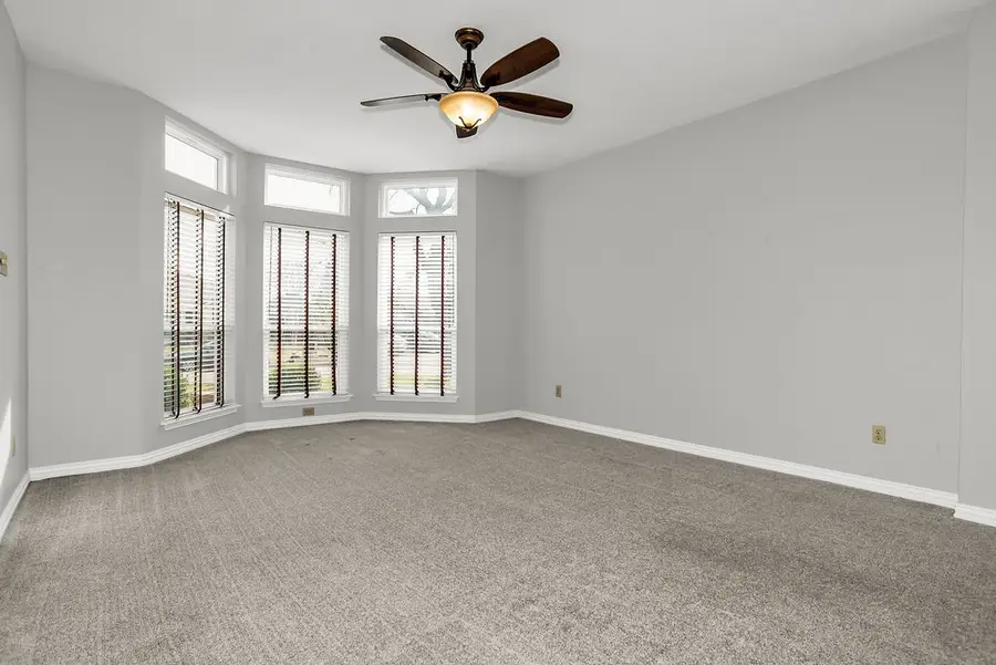 7809 Clover Leaf Drive, North Richland Hills, TX 76182 - Image #3