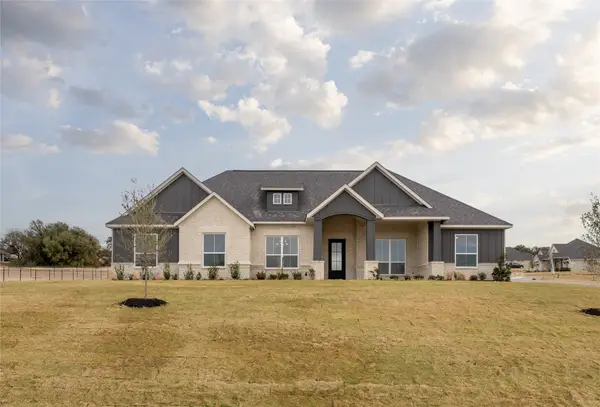 700 Burr Oak Lane, Weatherford, TX 76085