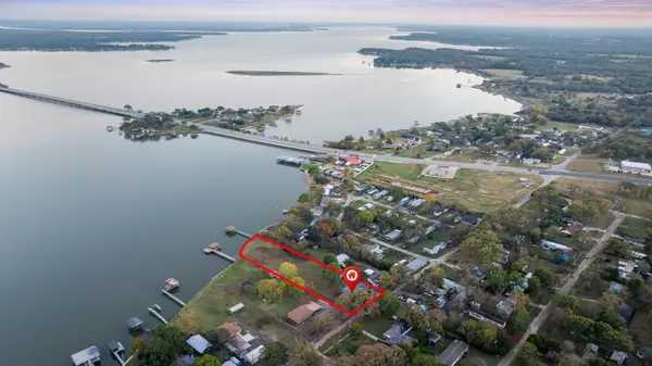 327 Nob Hill Lane, Seven Points, TX 75143