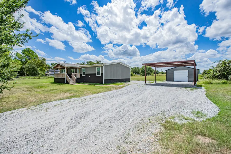 111 County Road 1303, Bridgeport, TX 76426 - Image #2