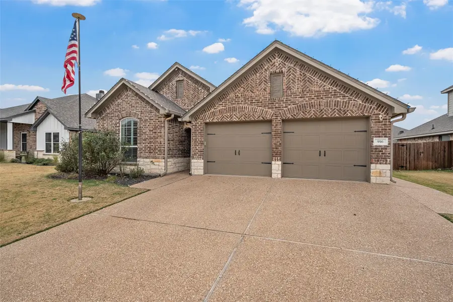 916 Cumberland Drive, McGregor, TX 76657 - Image #2