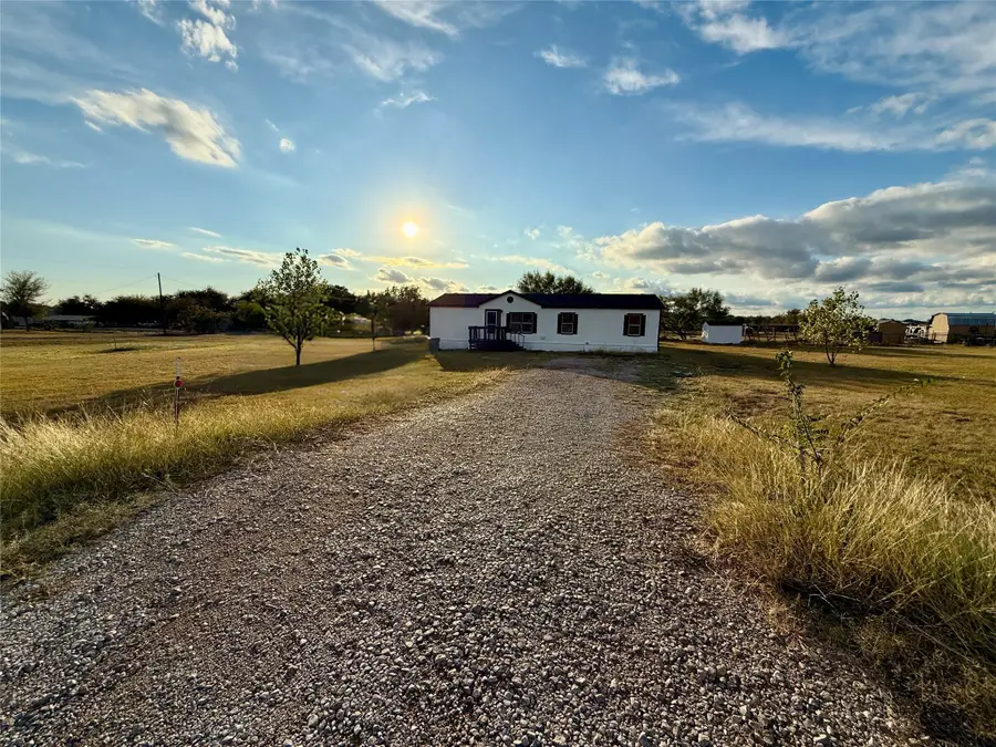 332 Water View Lane, Weatherford, TX 76085 - Image #3