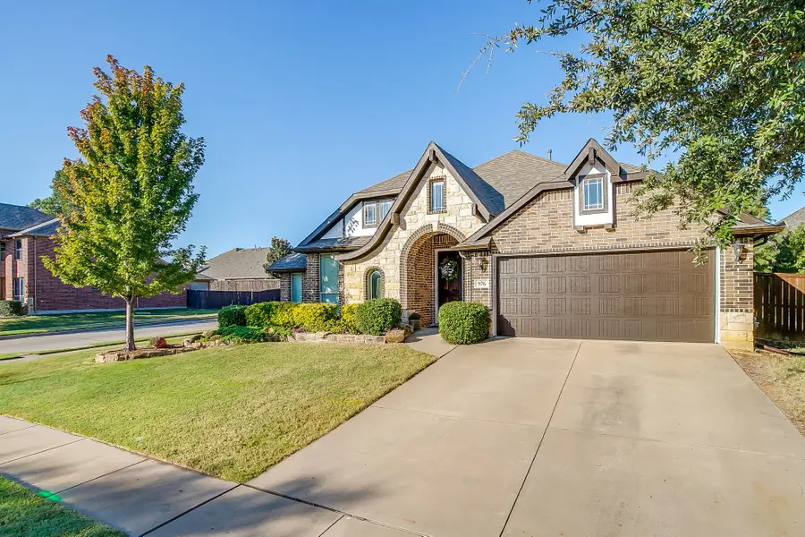 976 Tara Drive, Burleson, TX 76028 - Image #2