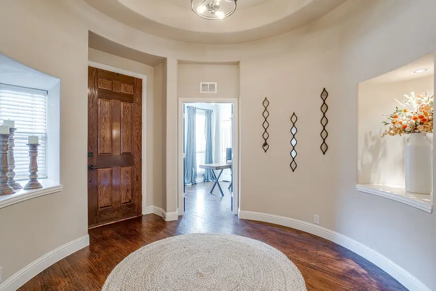 976 Tara Drive, Burleson, TX 76028 - Image #3