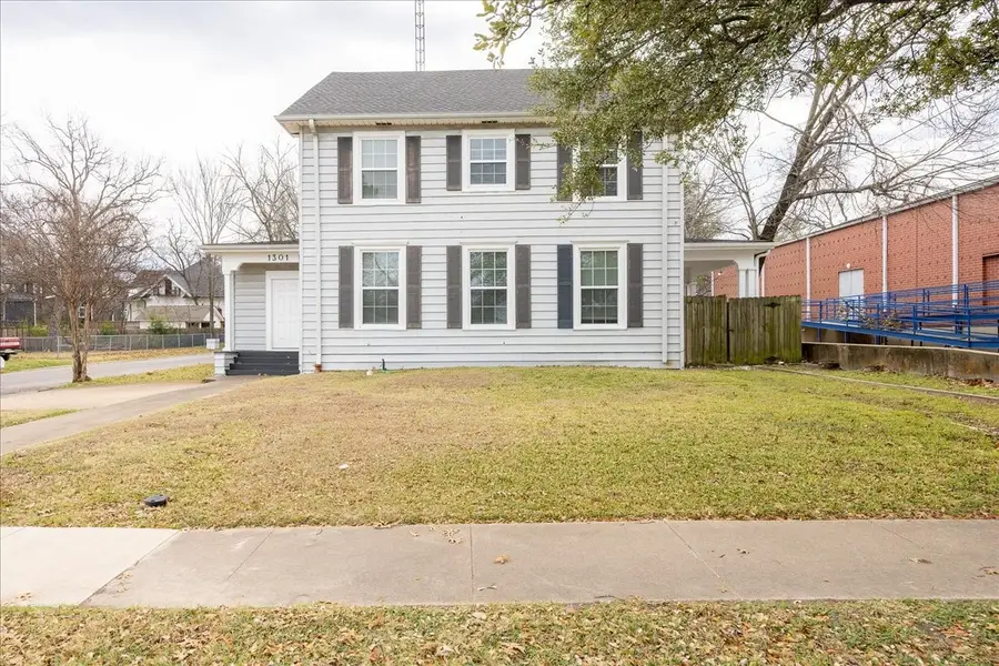 1301 W 2nd Avenue, Corsicana, TX 75110 - Image #2