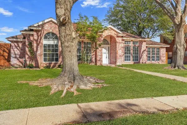2912 Olympia Drive, Grand Prairie, TX 75052