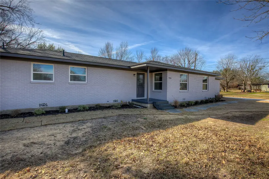 946 Jefferson Street E, Sulphur Springs, TX 75482 - #2