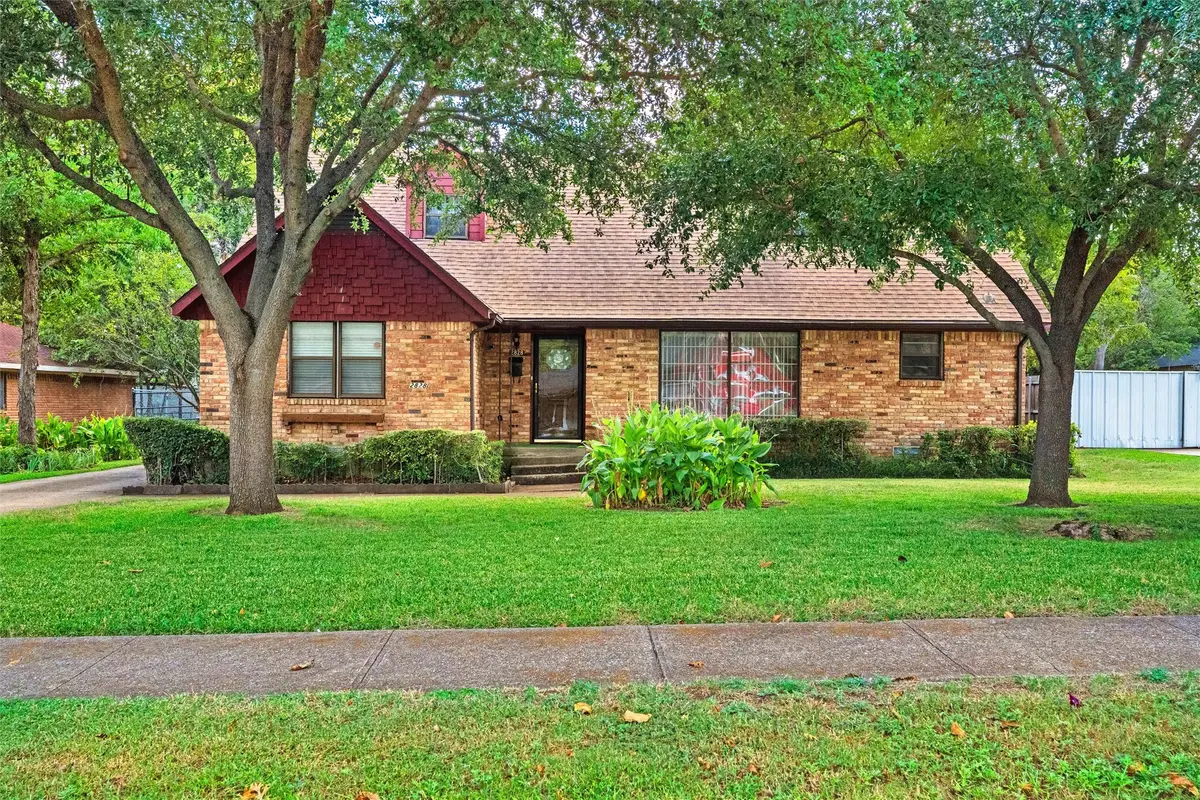 2828 Larkspur Lane, Dallas, TX 75233 - Image #1