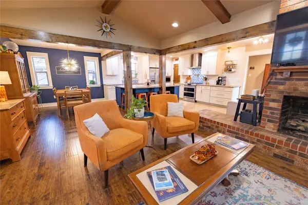 410 Hillcrest Drive, Midlothian, TX 76065