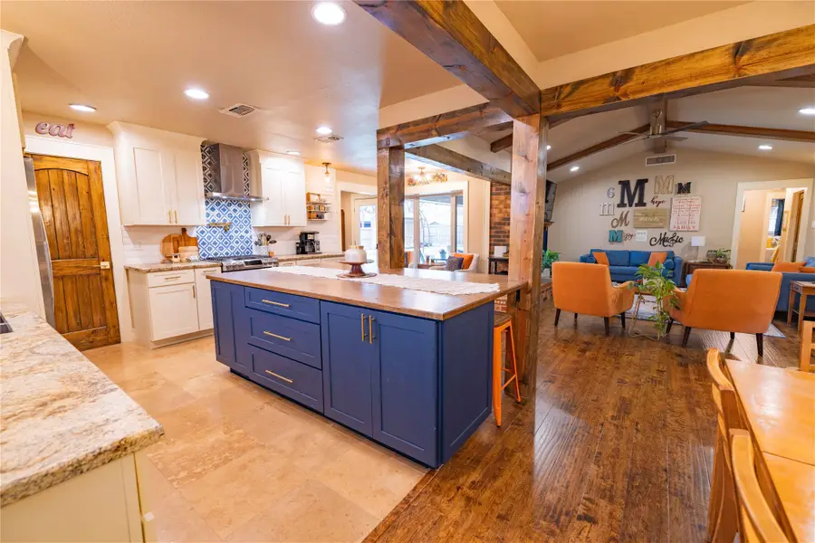 410 Hillcrest Drive, Midlothian, TX 76065 - Image #2