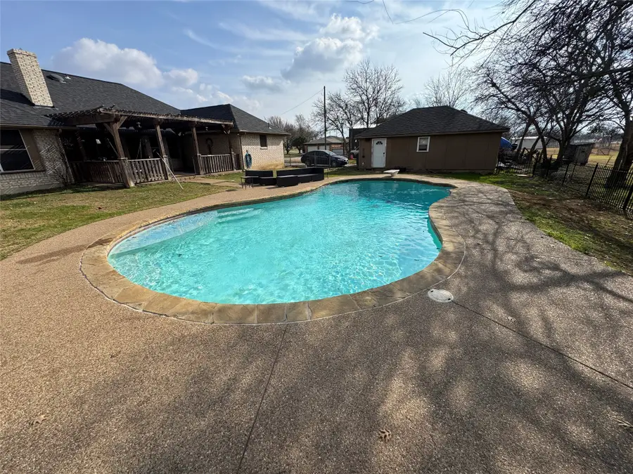 1805 Meadow Creek Drive, Crowley, TX 76036 - Image #2