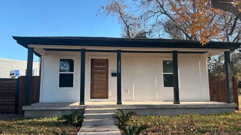 2526 Bethurum Avenue, Dallas, TX 75215 - Image #1