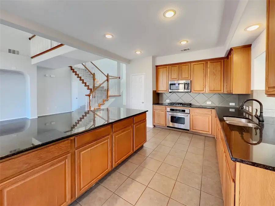 10113 Vintage Drive, Fort Worth, TX 76244 - Image #2