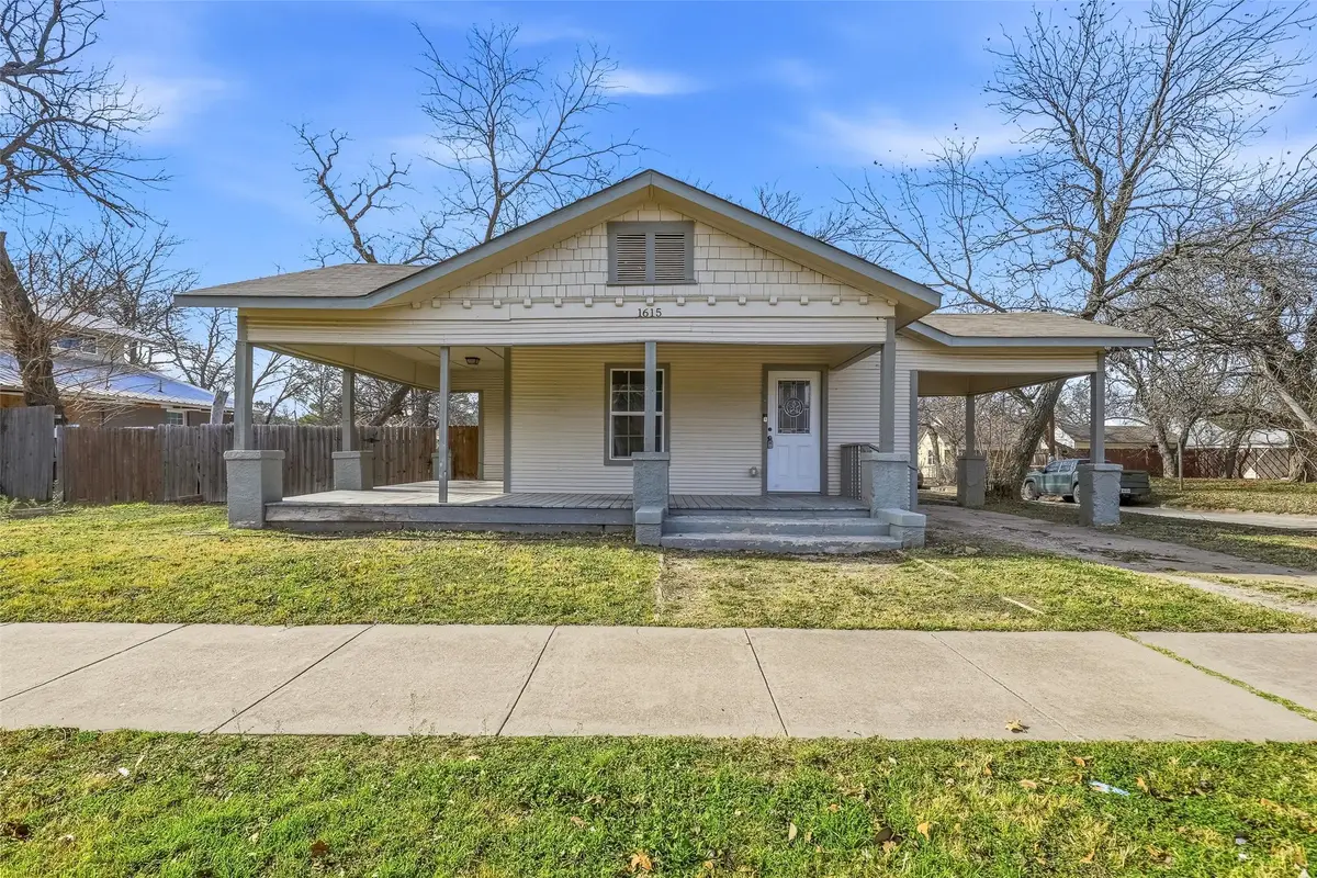 1615 N Oak Avenue, Mineral Wells, TX 76067 - Image #1