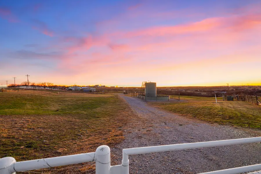 146 Ridge Trail, Rhome, TX 76078 - #2