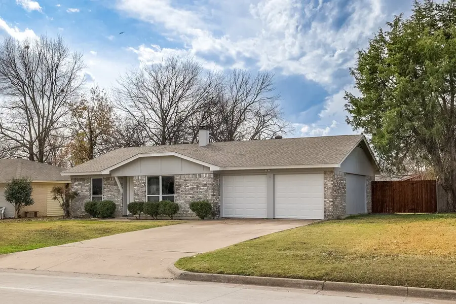 341 Summercrest Boulevard #B, Burleson, TX 76028 - Image #3