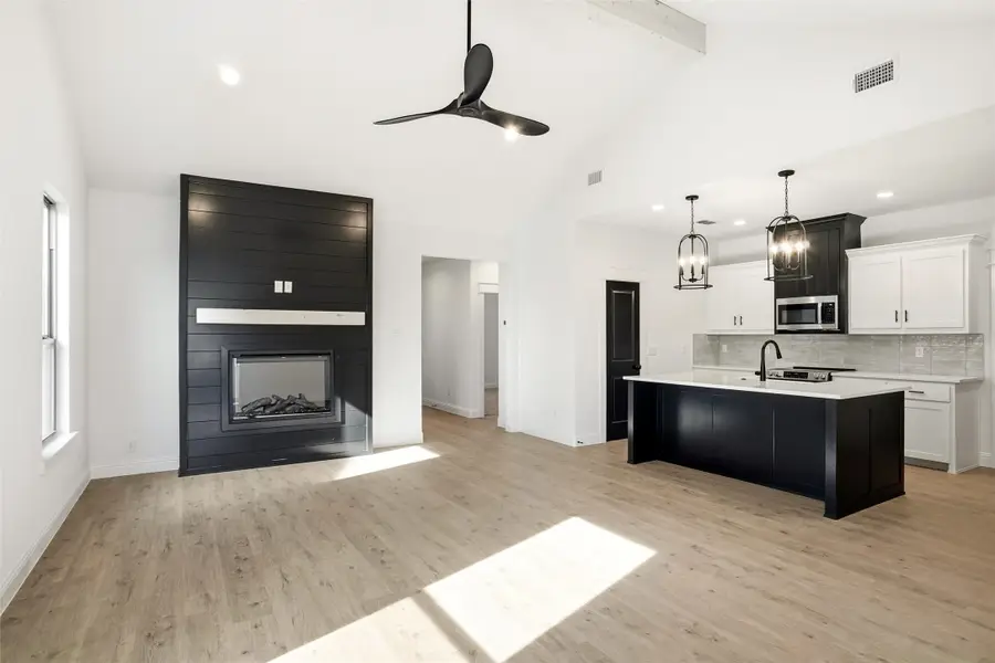 218 Legacy Boulevard, Weatherford, TX 76085 - Image #2