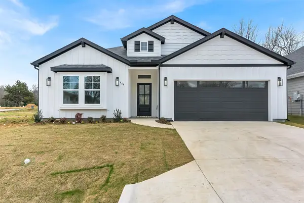 404 Betchan Street, Lake Dallas, TX 75065