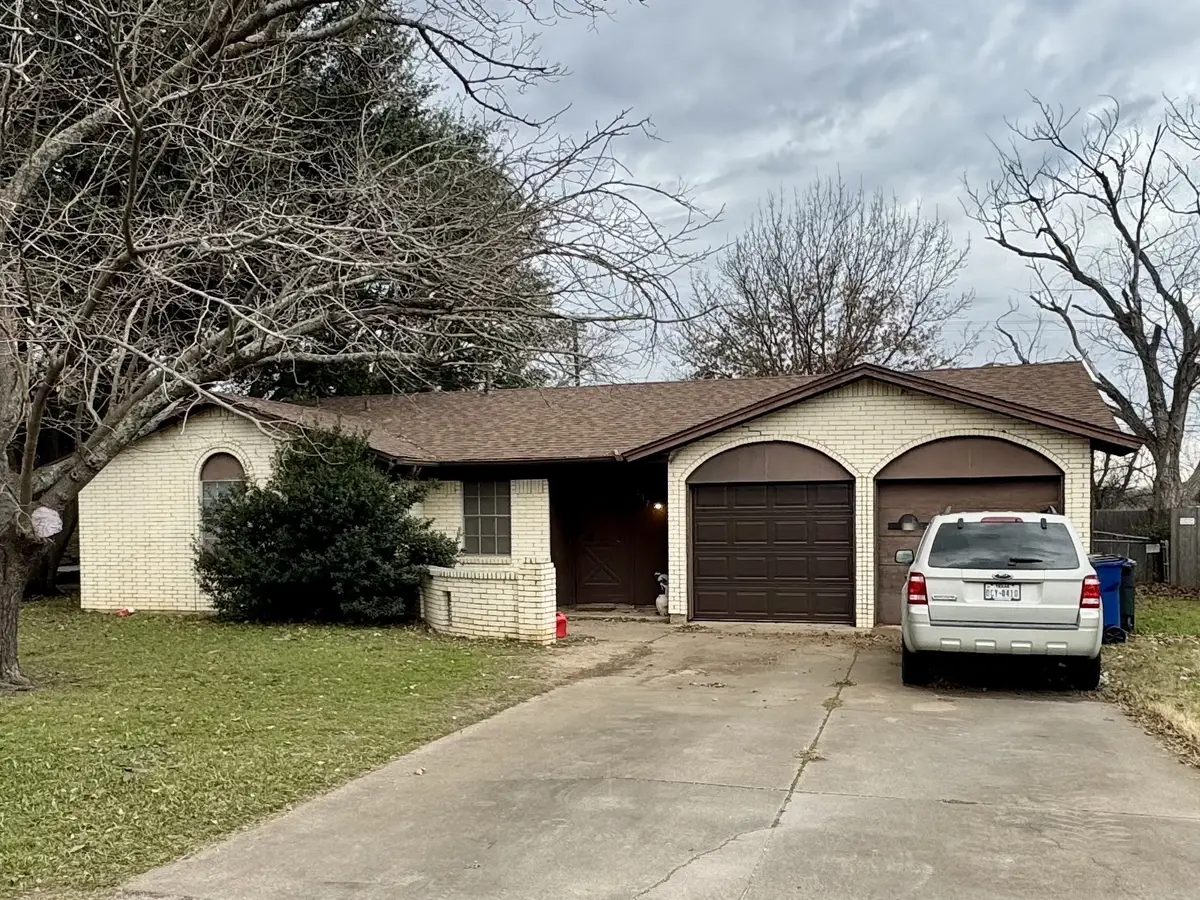 317 N Trail Street, Crowley, TX 76036 - Image #1