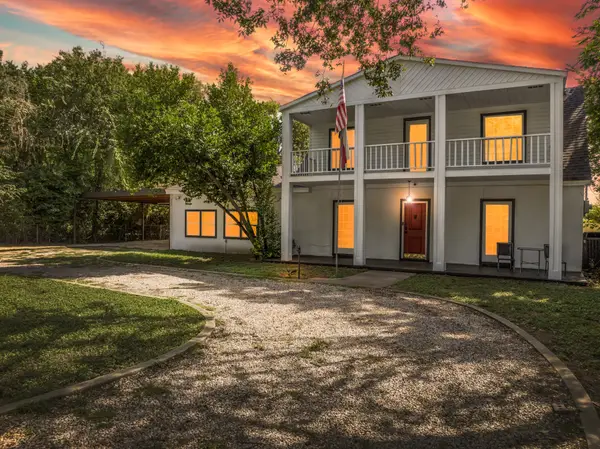 1504 Maple Street, Irving, TX 75060