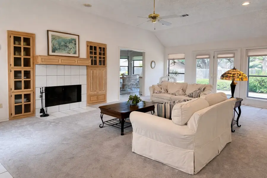 2005 Hunter Glade Lane, Arlington, TX 76012 - Image #2