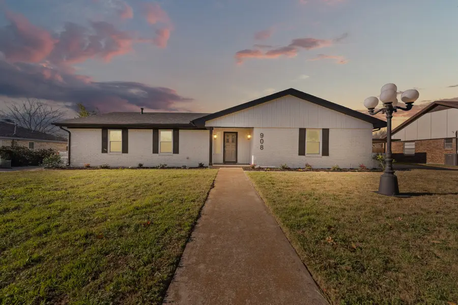 908 Stonelake Drive, Cleburne, TX 76033 - #2