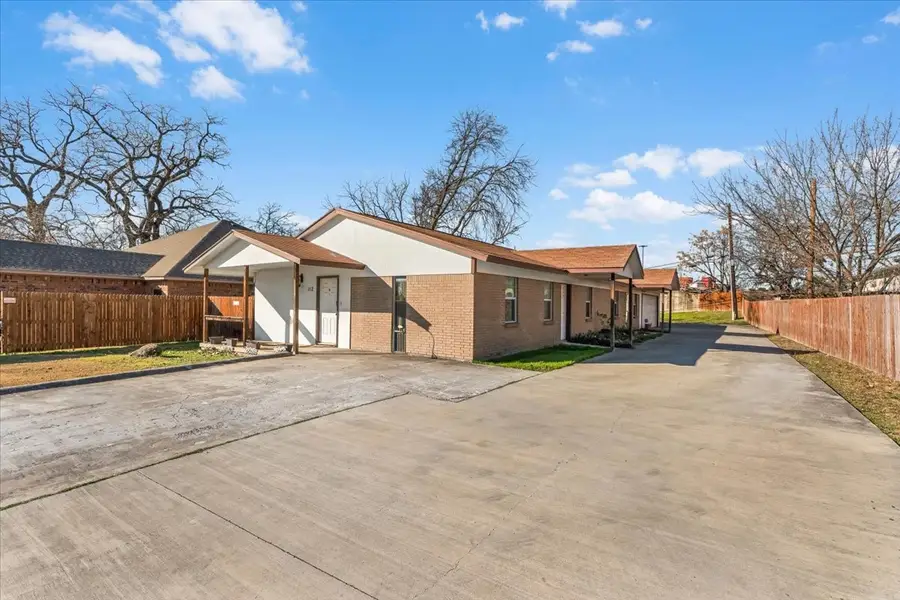 112 Del Rio Avenue #A & B, Benbrook, TX 76126 - Image #2