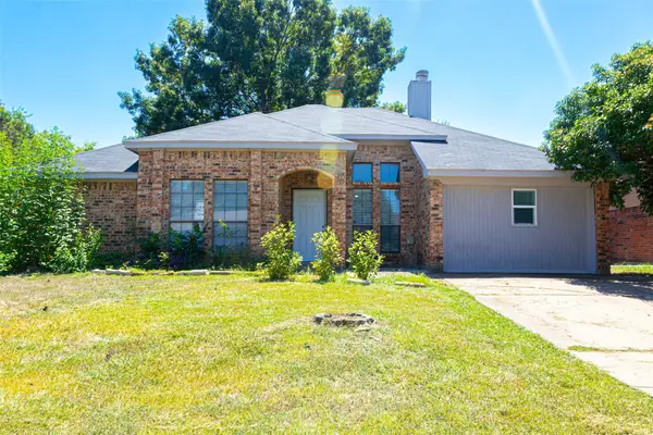 600 Benedict Lane, Arlington, TX 76002