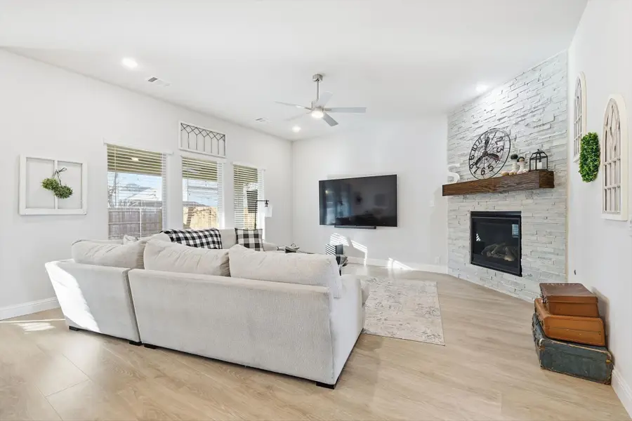 1125 Cardinal Drive, Midlothian, TX 76065 - Image #3