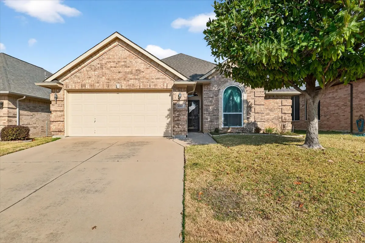 8257 Edgepoint Trail, Fort Worth, TX 76053 - Image #1