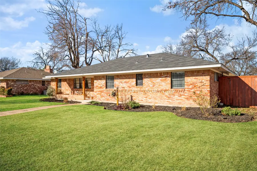 810 Danish Drive, Grand Prairie, TX 75050 - #3