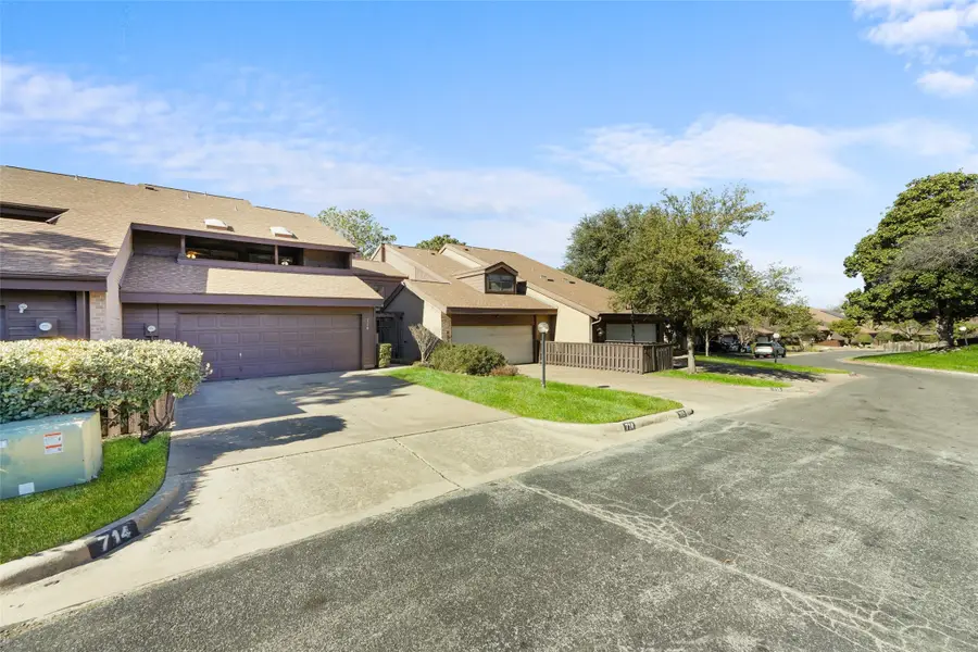 714 Oakwood Trail, Fort Worth, TX 76112 - Image #2