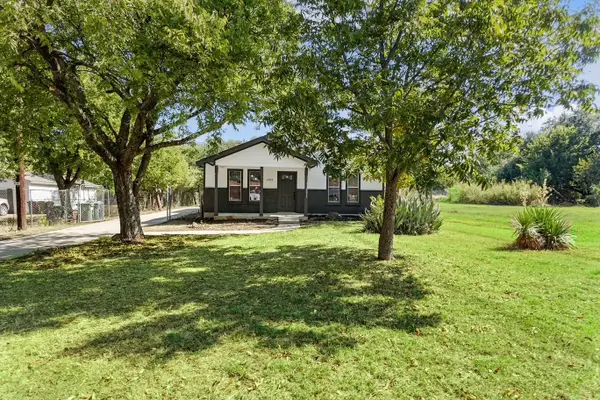 1703 Daniel Drive, Arlington, TX 76010