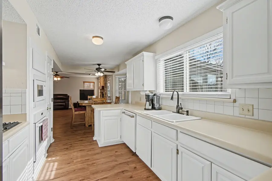 2421 Warwick Avenue, Flower Mound, TX 75028 - Image #2