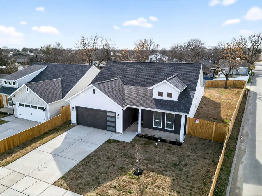 1402 Strickland Street, Dallas, TX 75216 - Image #2