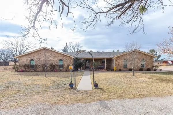 476 Scott Street, Tye, TX 79563
