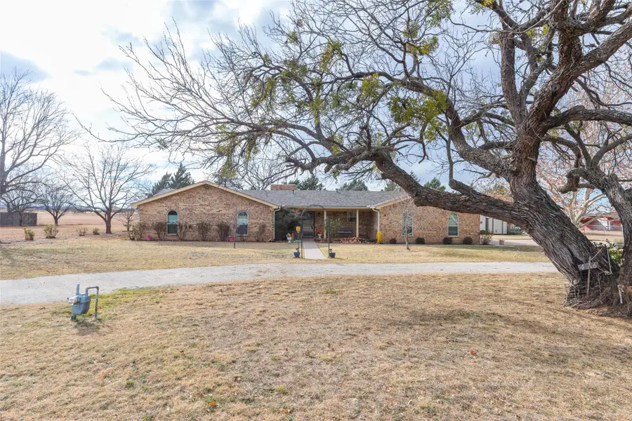476 Scott Street, Tye, TX 79563 - #2