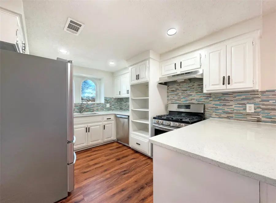 2201 Shady Meadow Court, Arlington, TX 76013 - Image #2