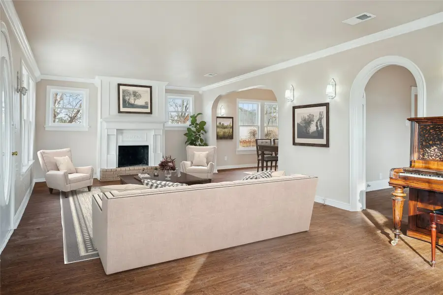 1705 E Bankhead Drive, Weatherford, TX 76086 - Image #3