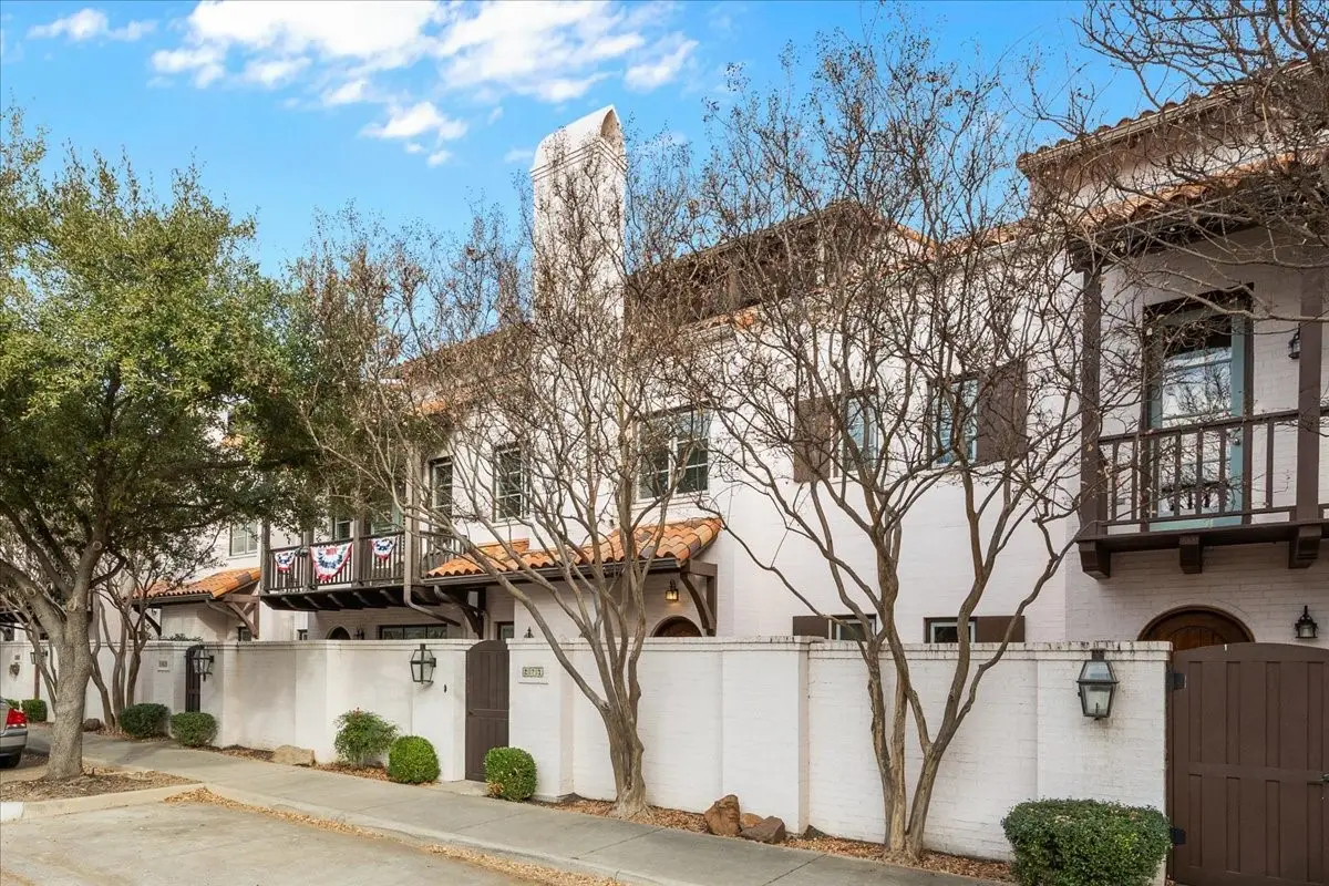 271 Casa Blanca Avenue, Fort Worth, TX 76107 - Image #1