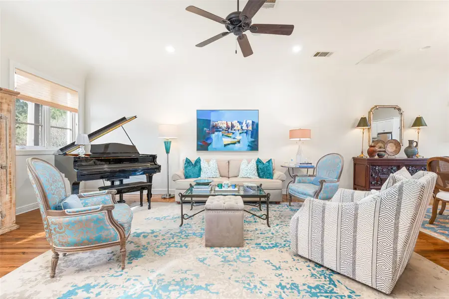 271 Casa Blanca Avenue, Fort Worth, TX 76107 - Image #3