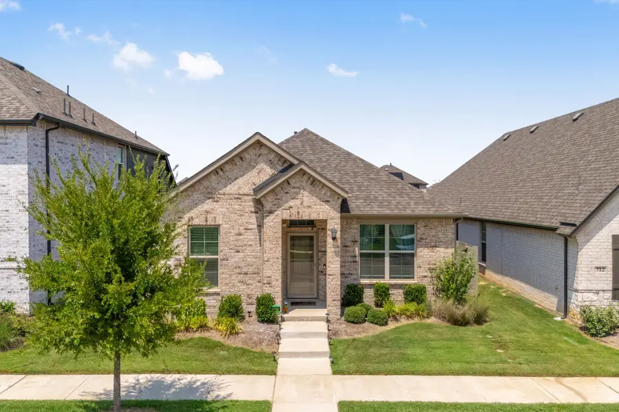 716 Lamp Post Lane, Argyle, TX 76226 - Image #2