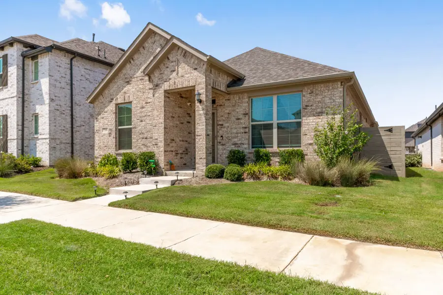 716 Lamp Post Lane, Argyle, TX 76226 - Image #3